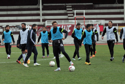 İnegölspor sahaya inmeye hazırlanıyor