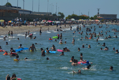 Mudanya’da plajlar doldu