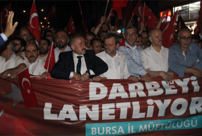 Bursa’da din görevlileri Demokrasi Meydanı’na yürüdü