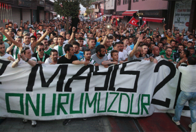 Bursaspor taraftarı Şahabettin Harput’u protesto etti