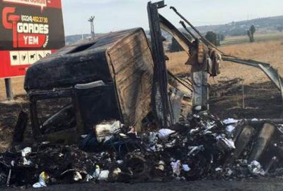 Bursa’da seyir halindeki TIR alev topuna döndü