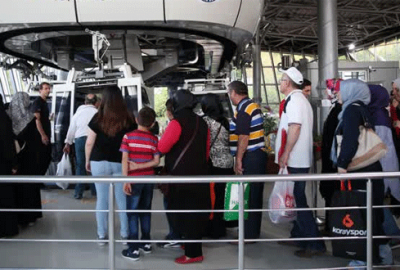 Bursalılar Türk bayraklarıyla teleferiğe akın etti