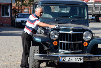 1949 model Amerikan Willys yeniden yollarda