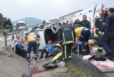 Bursa’da yağmurla gelen kazalar: 11 yaralı