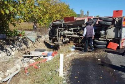 Bursa’da itfaiye aracı devrildi