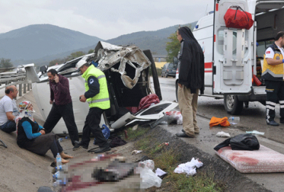 Bursa’da yağmurla gelen kazalar: 11 yaralı