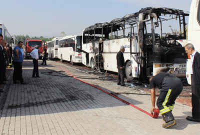 Onlarca otobüs yanmaktan son anda kurtarıldı