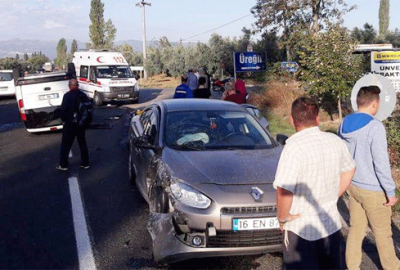 Kaza yapan şahıslar hastanede kavgaya tutuştu