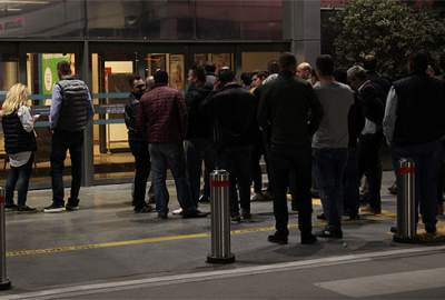 Bursa’da gece yarısı iPhone 7 kuyruğu