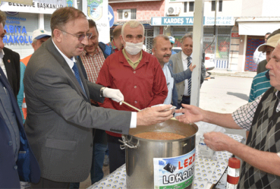 Belediyeden aşure ikramı