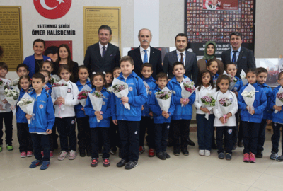 15 Temmuz ruhu okullarda yaşatılıyor