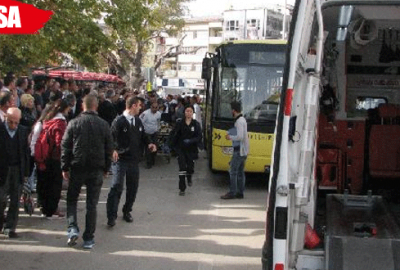 Otobüsten inerken kapıya kıyafeti takılan kadının ayağı ezildi