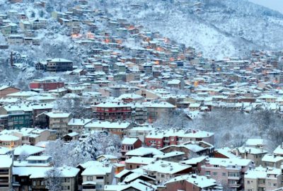 Kar yağışı Bursa’da görsel şölen oluşturdu