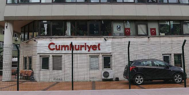 Cumhuriyet internet yayın yönetmeni gözaltına alındı