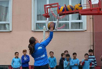 Öğrencileri için smaç makinesi geliştirdi