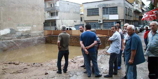 Bursa’da çökme tehlikesi bulunan iki bina boşaltıldı