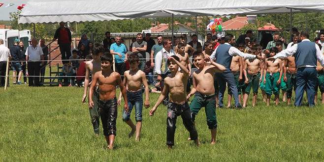 Kot pantolonlu minik pehlivanın kispet hayali