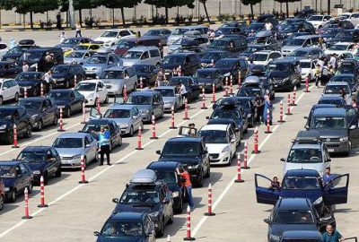 Yurt dışında yaşayan vatandaşlar Kapıkule’de yoğunluk oluşturdu