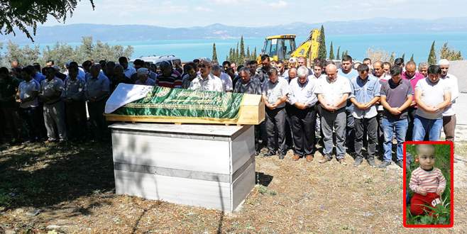 Bursa’da çıkan yangında hayatını kaybeden çocuk defnedildi