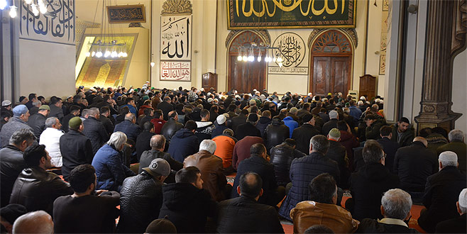 Mevlid Kandili’nde Bursa’daki camiler doldu taştı