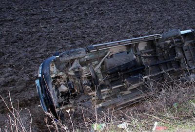 İşçileri taşıyan servis devrildi: 12 yaralı