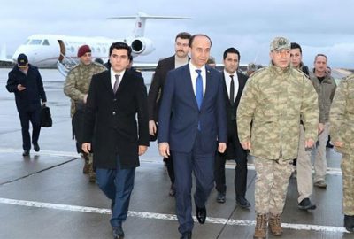 Orgeneral Akar sınır birliklerini denetliyor