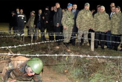 Başbakan Yıldırım, komandoların zorlu eğitimini izledi