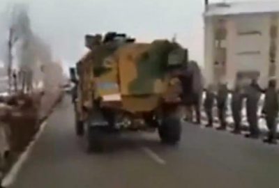 Komandoların Afrin’e dualarla uğurlandığı anlar! İşte bu şarkıyla gittiler…