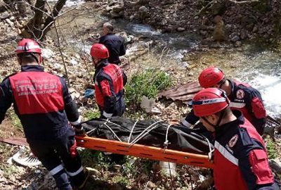 Cesedi çuval içinde dere yatağında bulundu