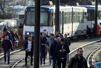 Tramvay yine raydan çıktı