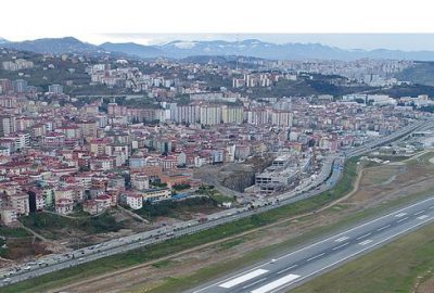 Arızalanan ambulans uçak Trabzon’a acil iniş yaptı