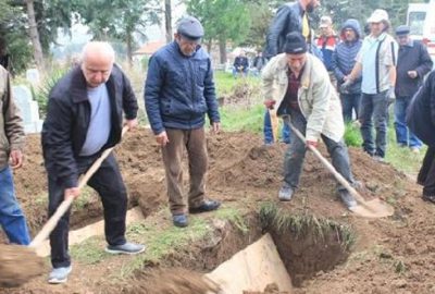 Almanya, 2 Türk’ün cenazesini karıştırdı