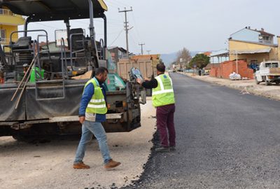 İznik’te asfalt çalışmasına devam