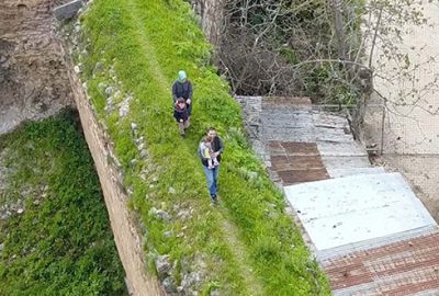 İznik surlarında tehlikeli gezi