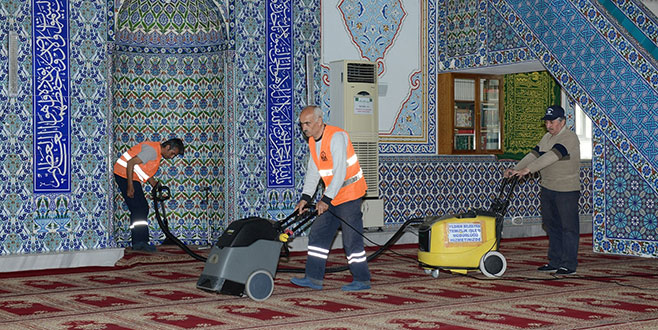 Yıldırım’daki camilerde Ramazan temizliği