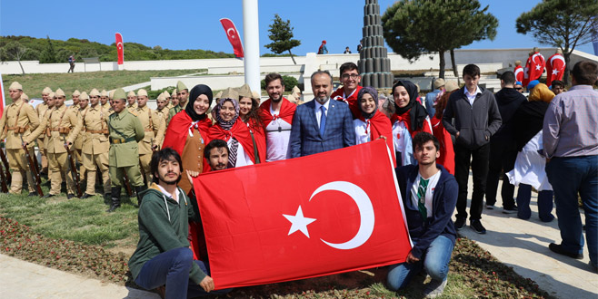 Bursalı torunlardan dedelerine vefa