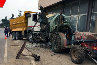 Hızını alamayan kamyon elektrik direğini devirdi