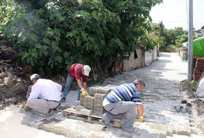 Mudanya’da 11 mahalleye parke taşı