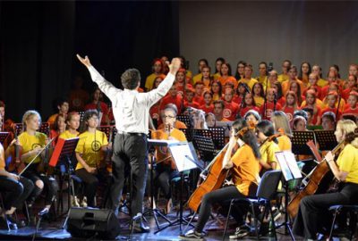 Boşnak, Sırp ve Hırvat çocuklar Srebrenitsa’da konser verdi