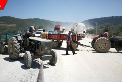 ‘Bitmeyen yol’a sinirlenen çiftçi yolu kapattı