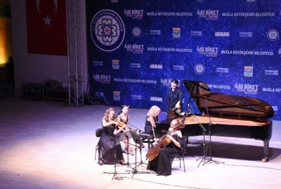 Piyanist İdil Biret Muğla’da konser verdi