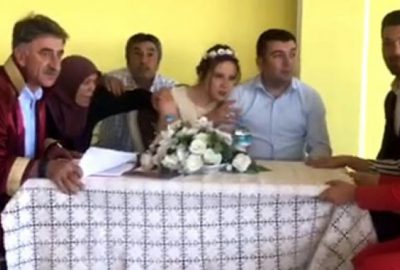 Nikah anında çıkan sesler depremin şiddetini ortaya koyuyor