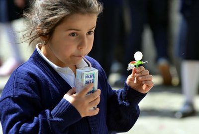 Okul çağındaki çocuklara düzenli süt tüketimi önerisi