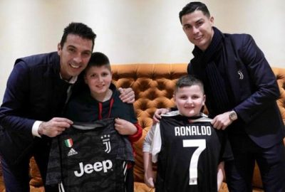 Ronaldo ve Buffon çocukları mutlu etti