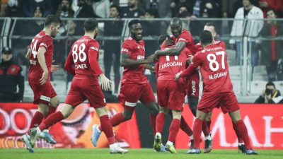 Lider Sivasspor ikinci yarıya kayıpsız başladı