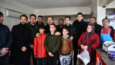 Bakan o futbolcularla Elazığ’da…