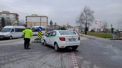 Bursa’da trafik kazası: 2 yaralı