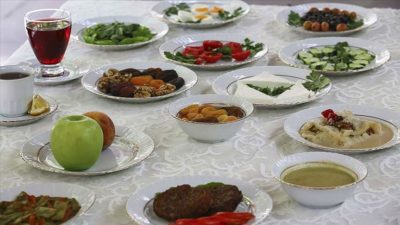 Uzmanından iftar ve sahurda beslenme önerileri