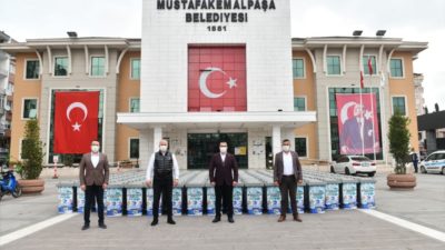 Bursa’da kullanılmış maske ve eldivenler tıbbi atık kutularına atılacak