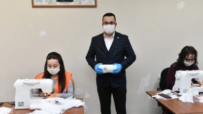 Mustafakemalpaşa Belediyesi ilk etapta 20 bin maske üretip ücretsiz dağıtacak